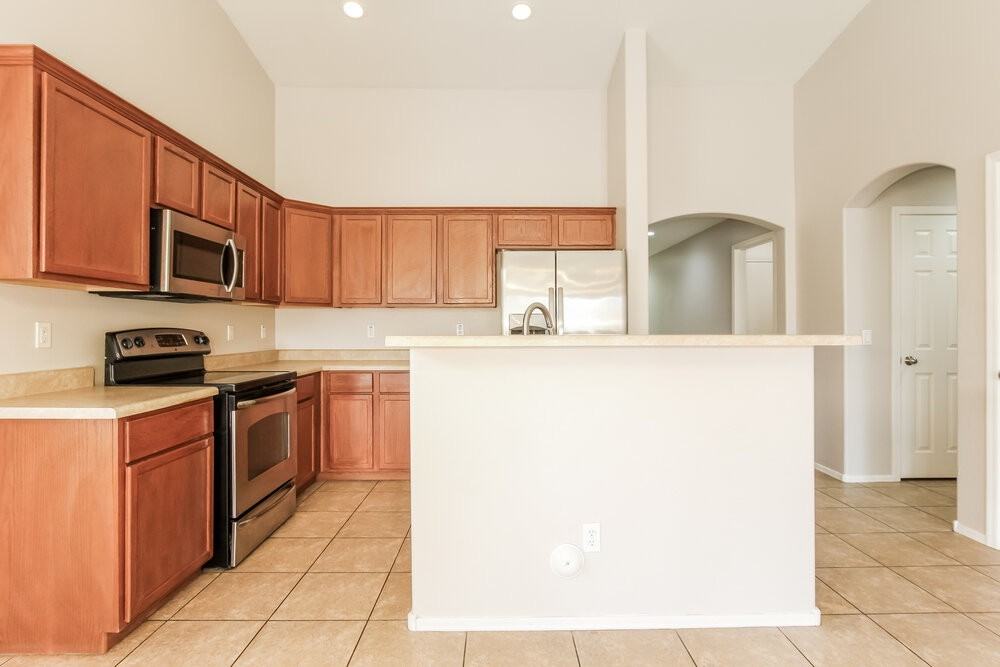 2431 W Gaby Rd - Photo 5 of 16