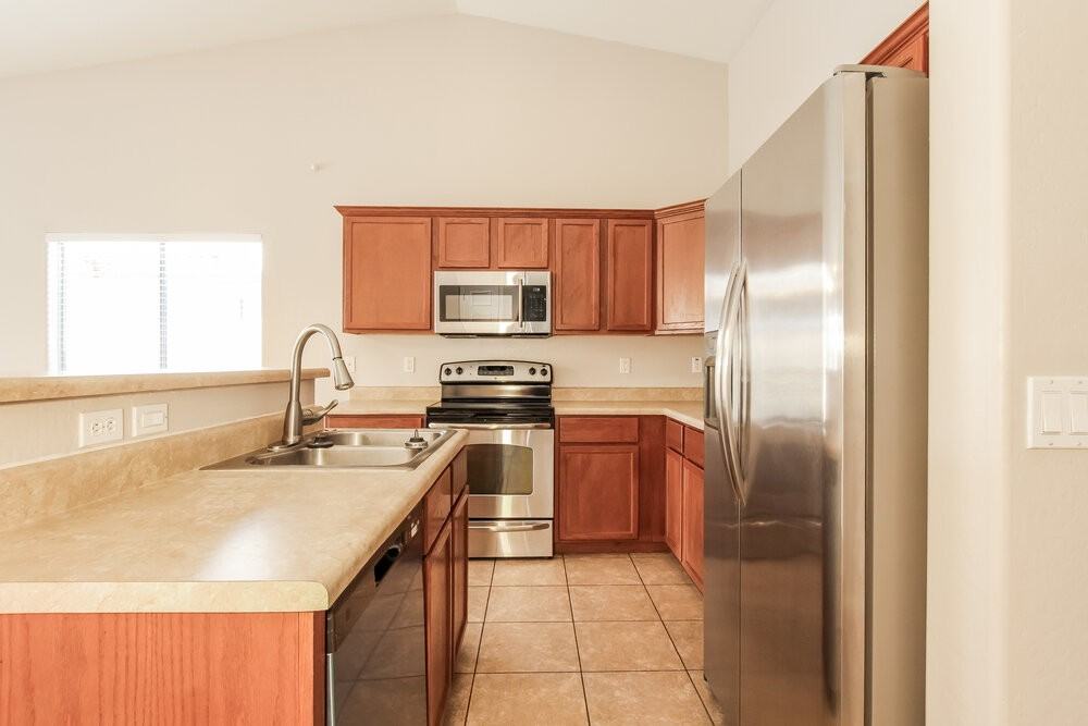 2431 W Gaby Rd - Photo 6 of 16