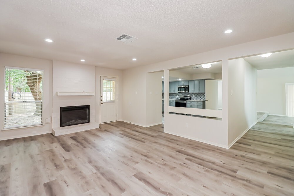 12406 S Garden St - Photo 5 of 17