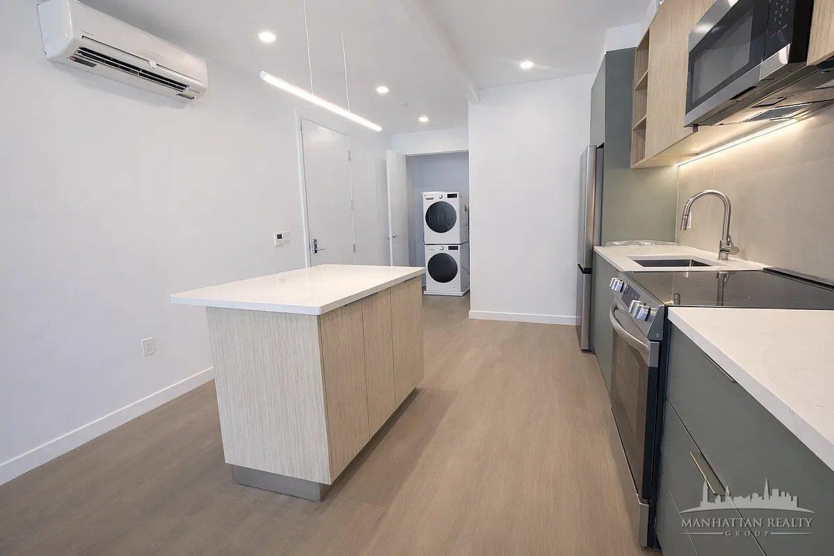 Bedford Ave #026B - Photo 2 of 10