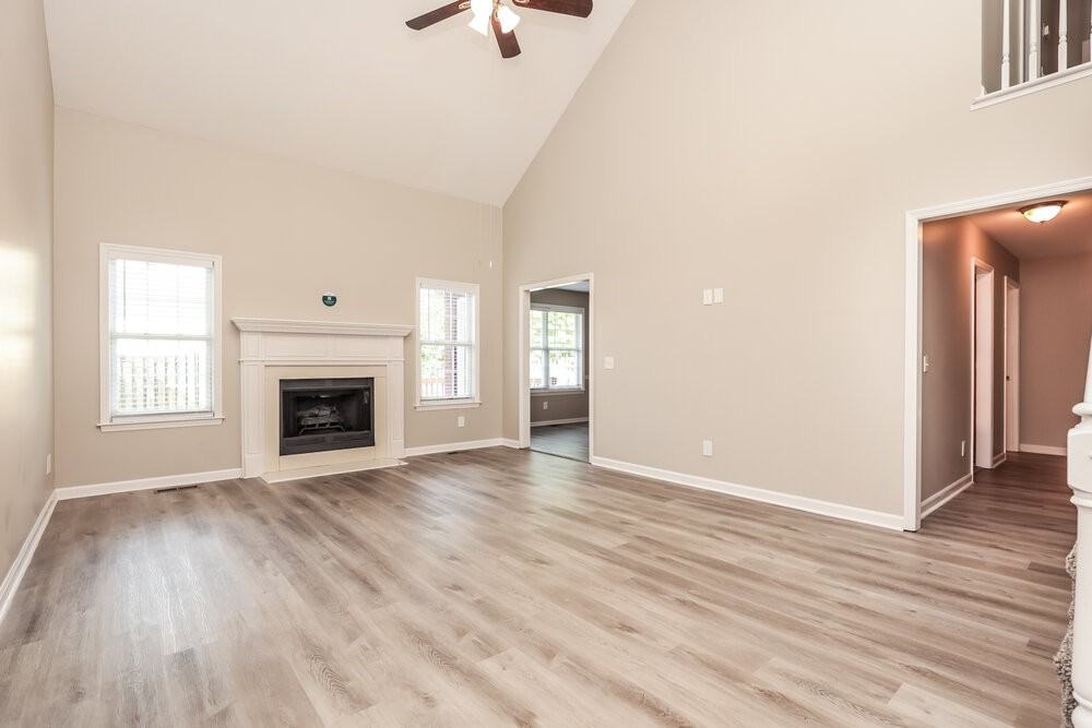 201 Jewell Ave - Photo 4 of 17