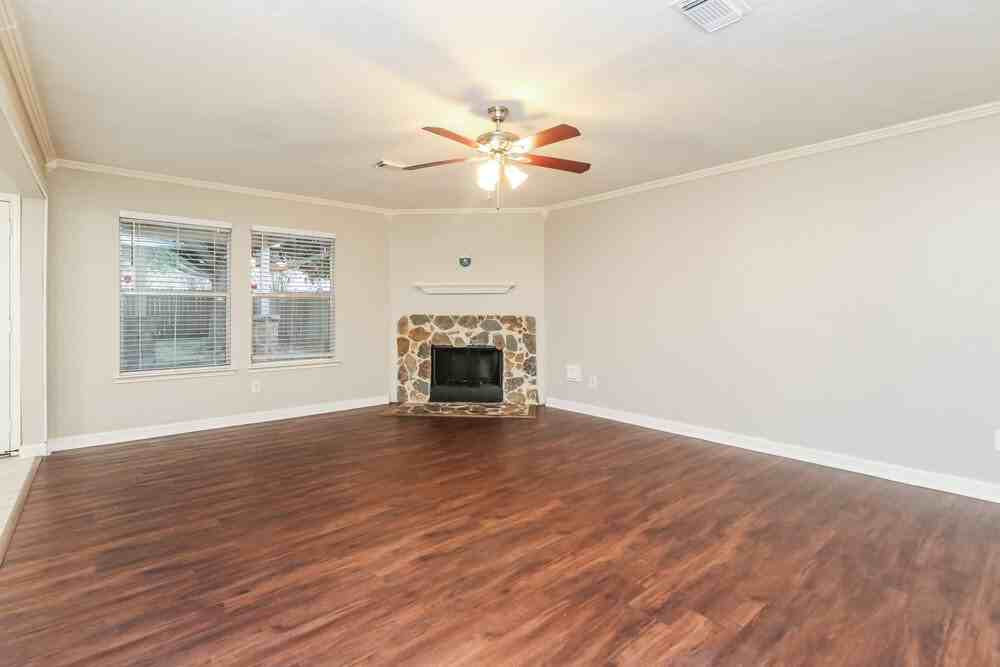11710 Sandy Stream Dr - Photo 5 of 16