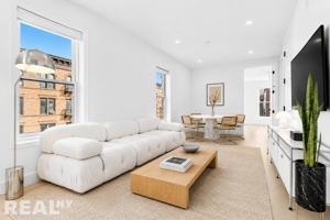 featured image of 8th Ave #3L