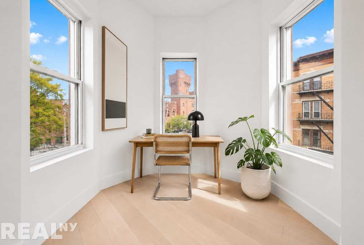 8th Ave #3L - Photo 4 of 9