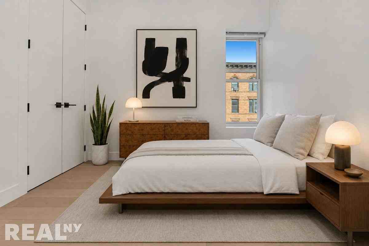 8th Ave #3L - Photo 6 of 9