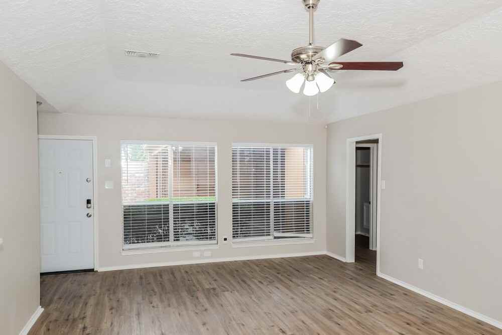 6926 Bullinger Dr - Photo 4 of 16