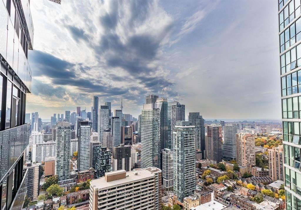 55 Charles Street East - Photo 4