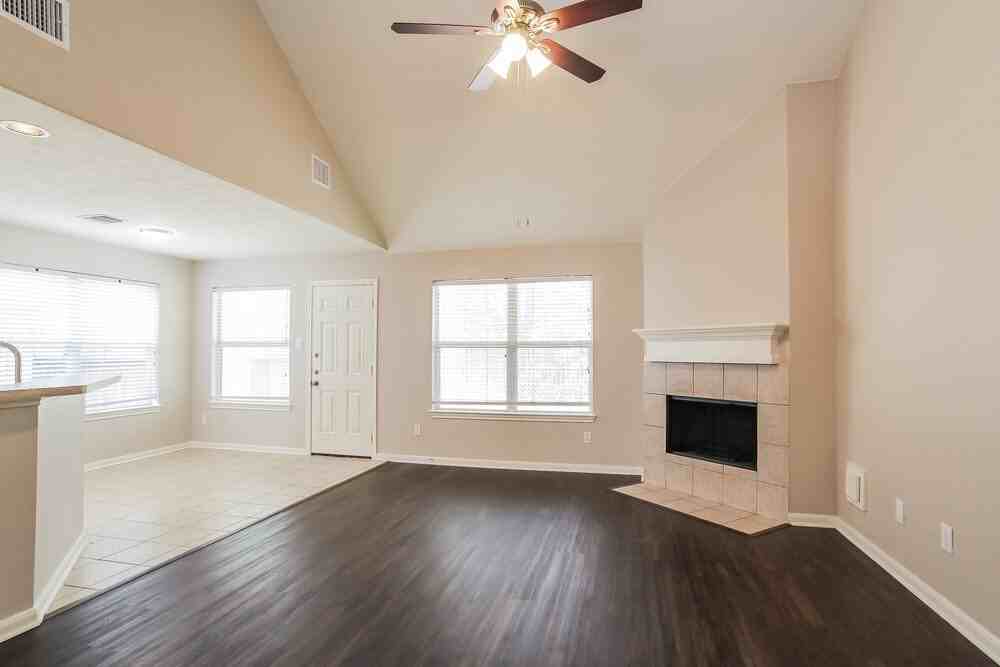 3230 Candlepine Dr - Photo 4 of 17
