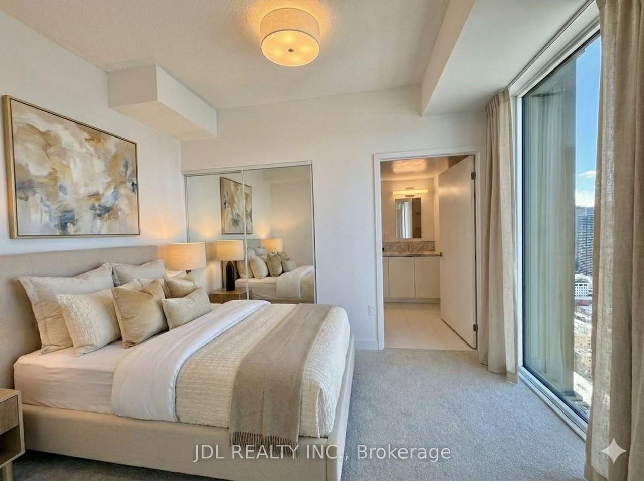 238 Simcoe Street - Photo 4