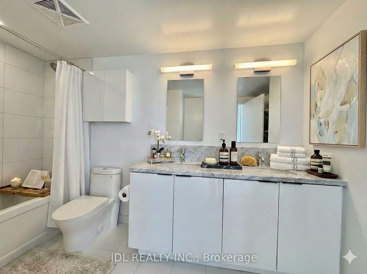 238 Simcoe Street - Photo 5