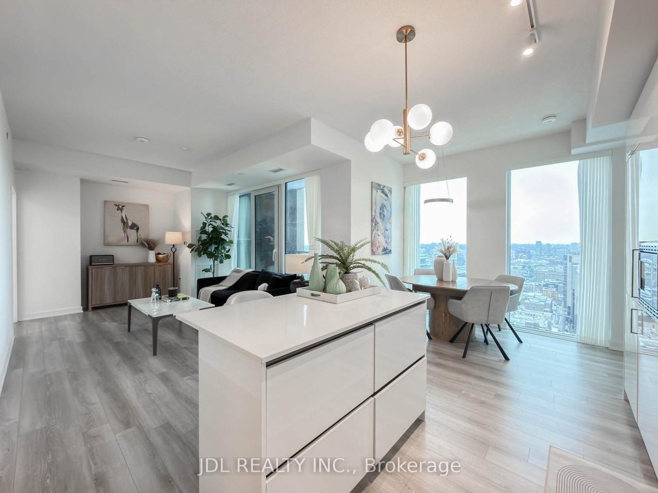 238 Simcoe Street - Photo 8