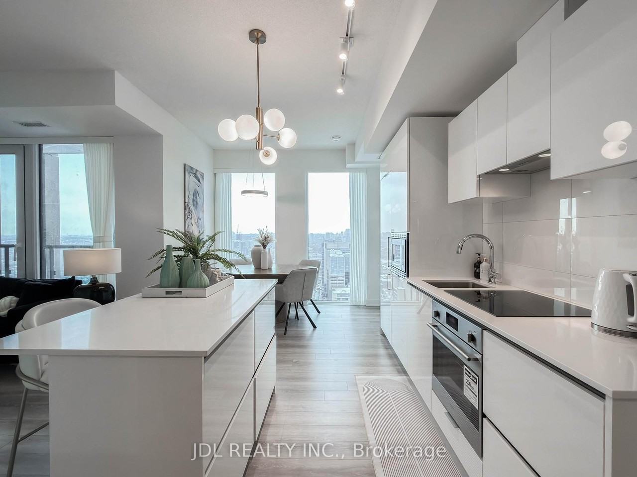 238 Simcoe Street - Photo 10