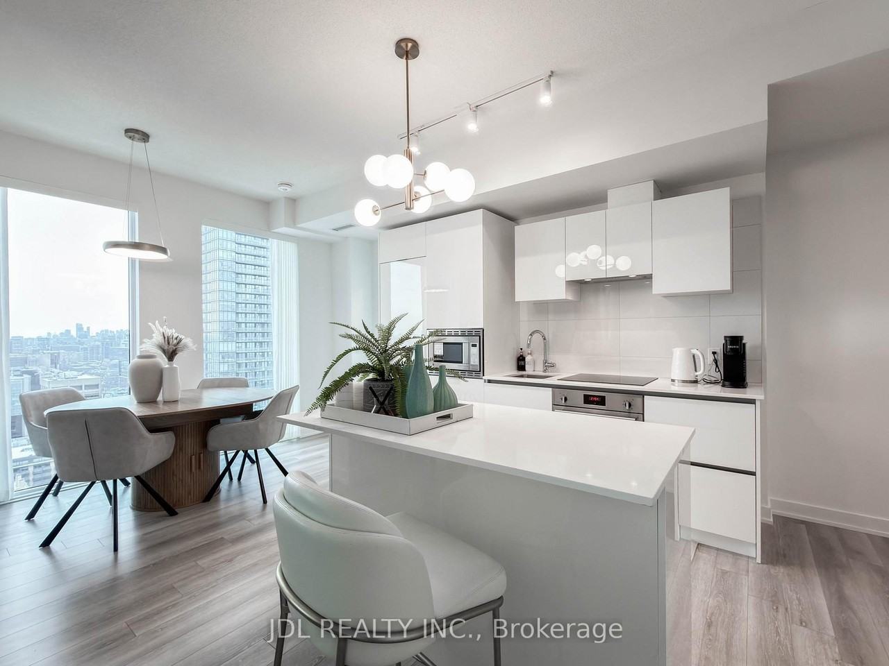 238 Simcoe Street - Photo 13