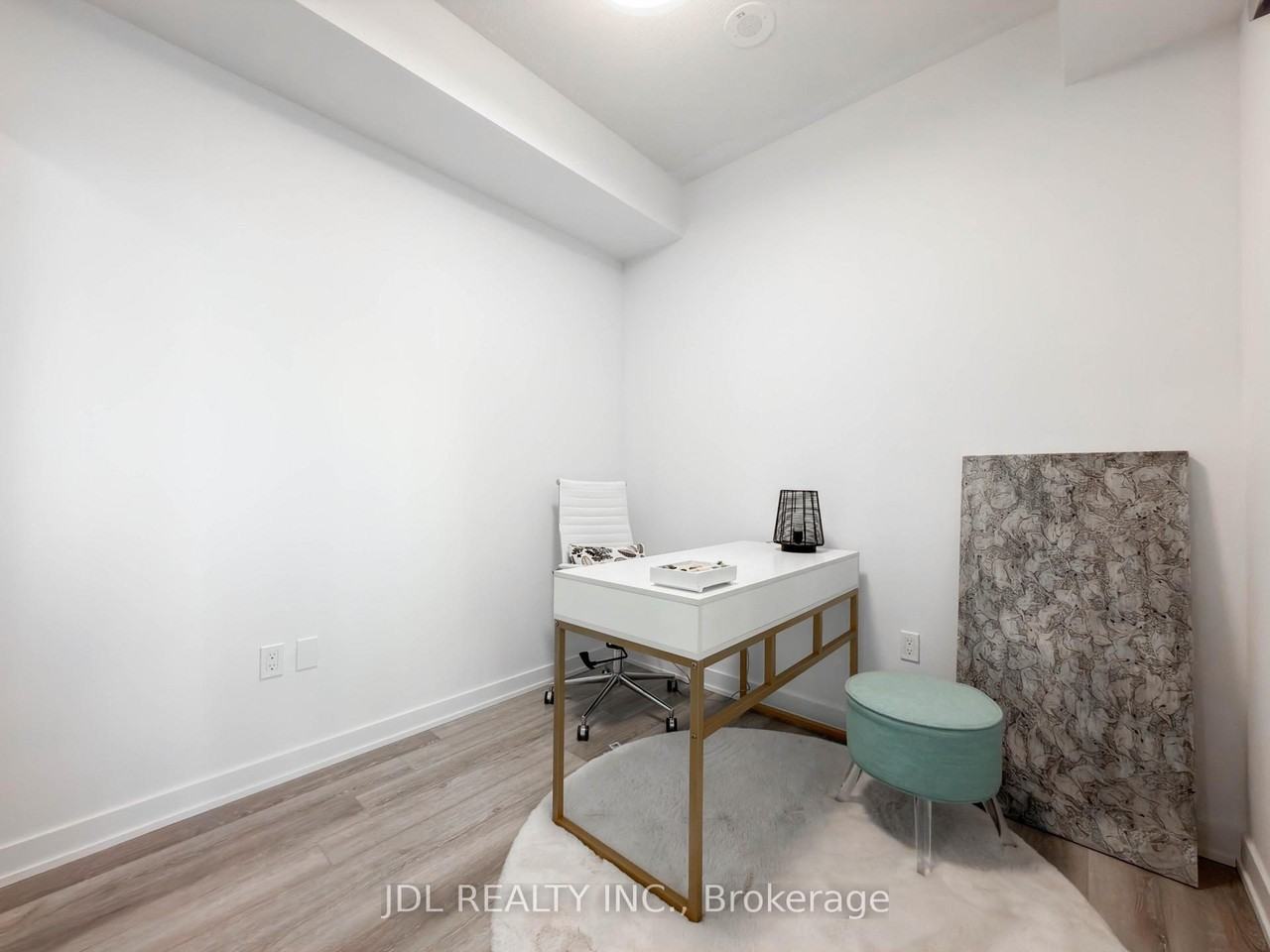 238 Simcoe Street - Photo 17