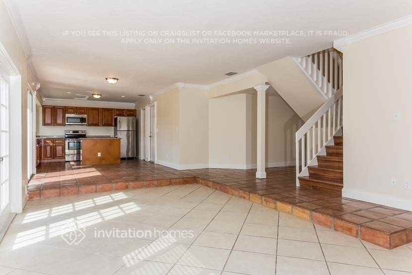 6150 Leslie St - Photo 5 of 25