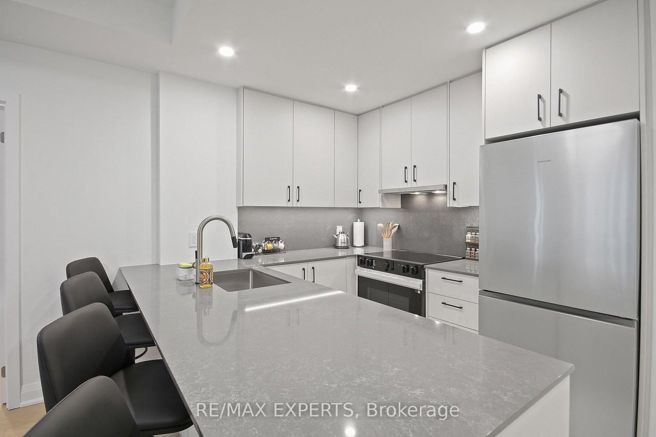 208 Queens Quay West - Photo 6