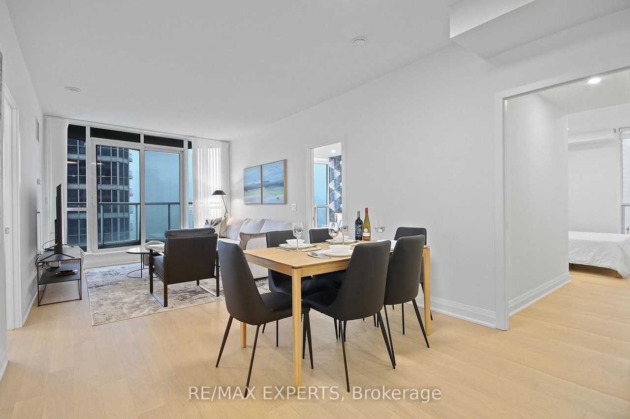 208 Queens Quay West - Photo 9