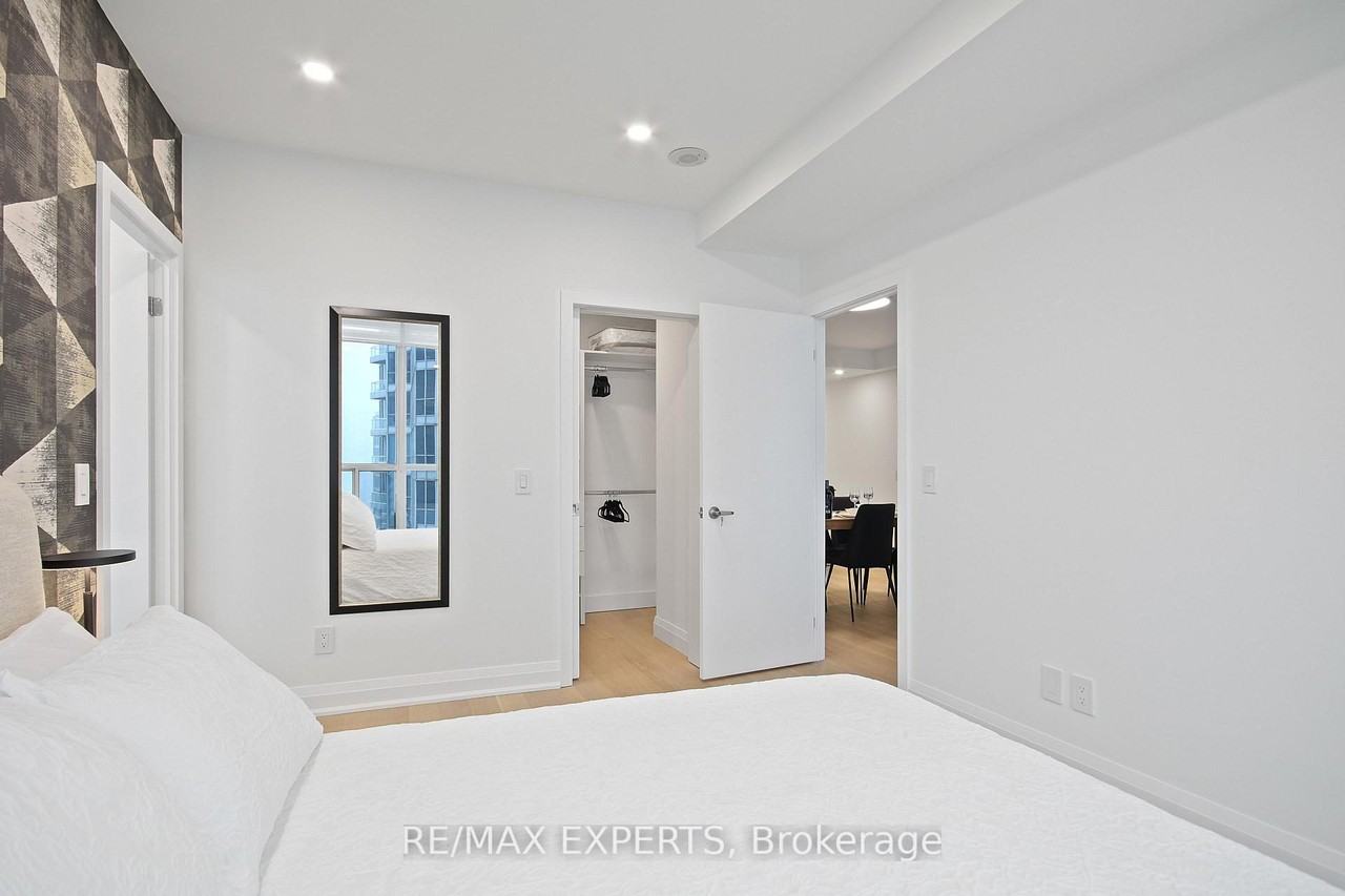 208 Queens Quay West - Photo 17