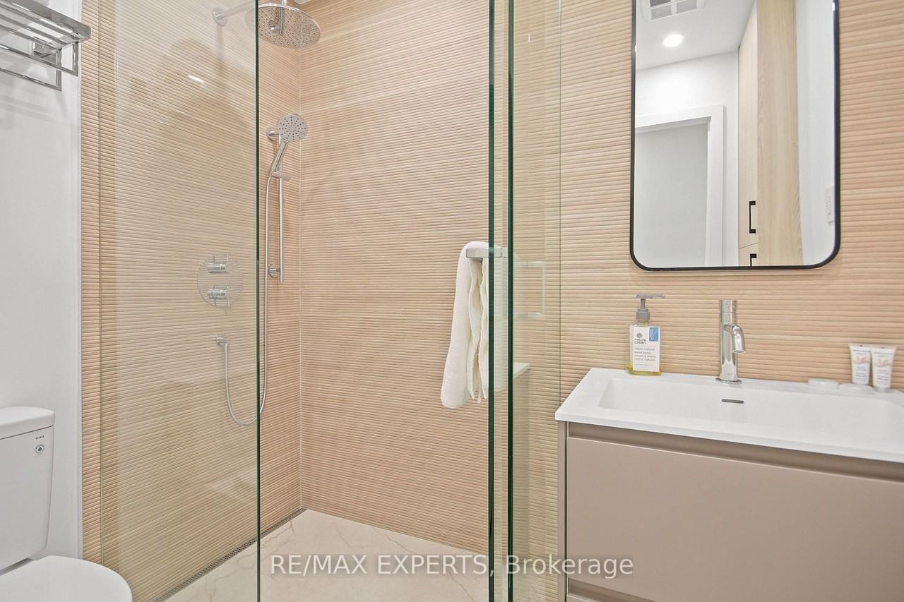 208 Queens Quay West - Photo 29