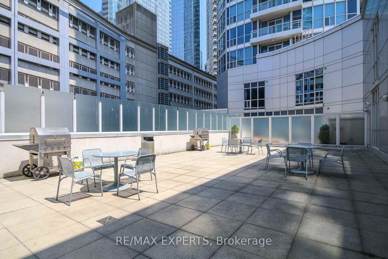 208 Queens Quay West - Photo 40