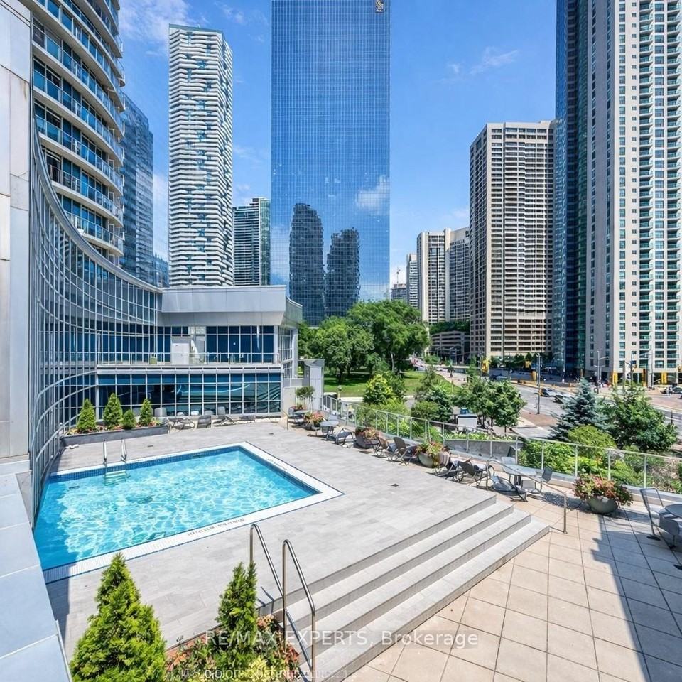 208 Queens Quay West - Photo 44