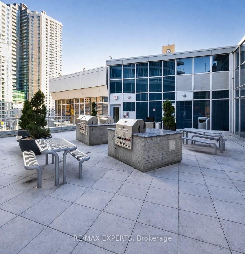 208 Queens Quay West - Photo 47