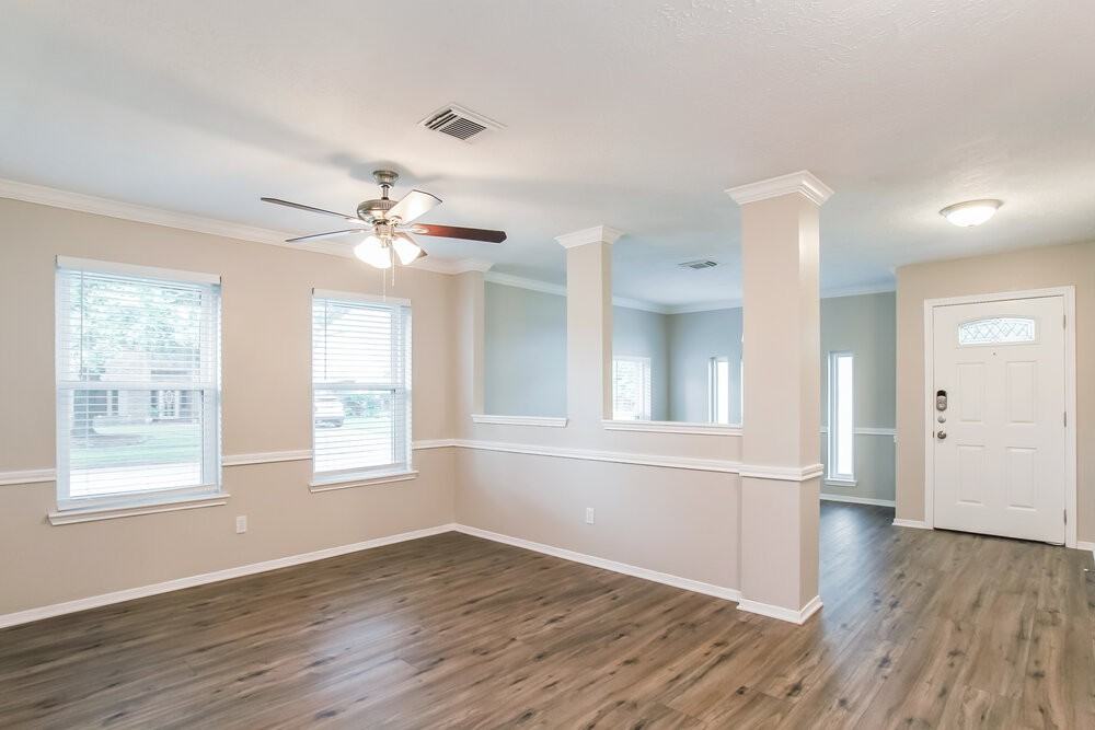 302 Dunford Ct - Photo 5 of 16