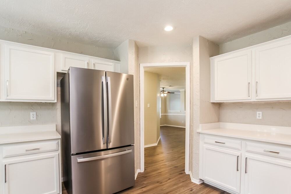302 Dunford Ct - Photo 6 of 16