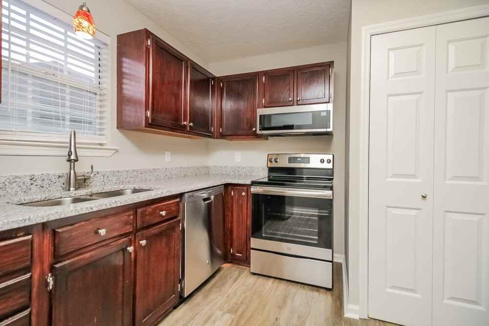 3920 Calumet Dr - Photo 7 of 16