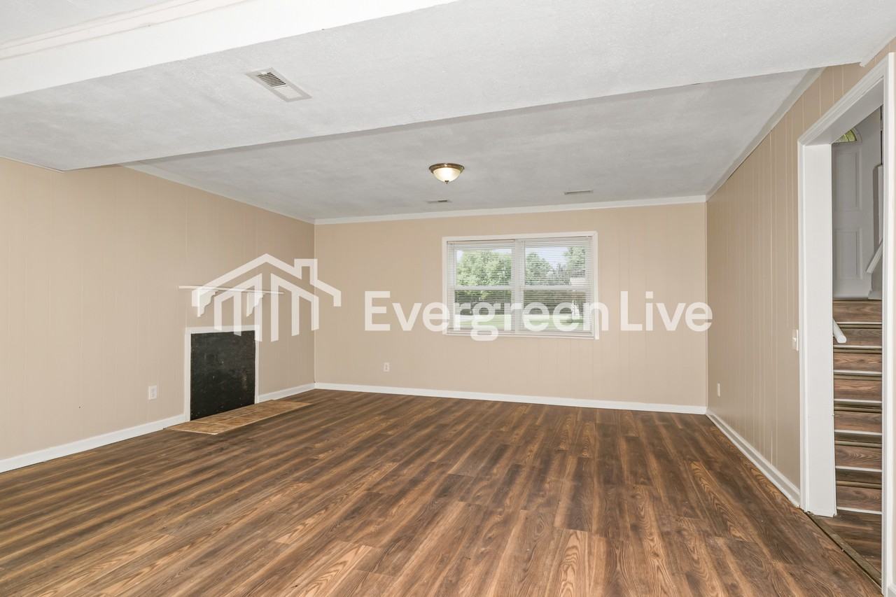 63 Oakridge West Dr - Photo 3 of 15