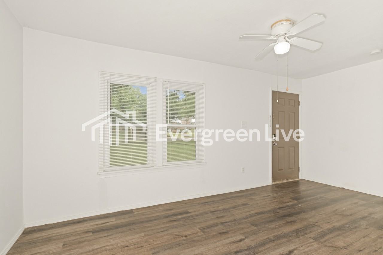 9064 Patrick Dr - Photo 4 of 15