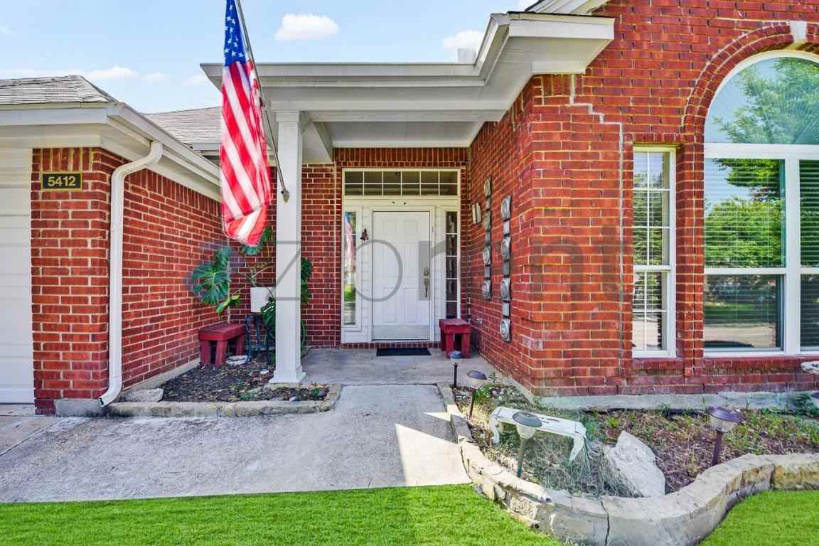 5412 Blue Water Lake Dr - Photo 4 of 35