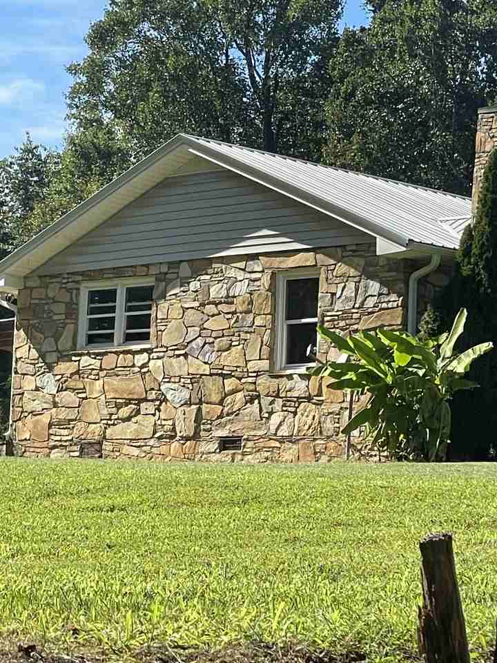 1025 Adams Place Rd #ROCK - Photo 7 of 17