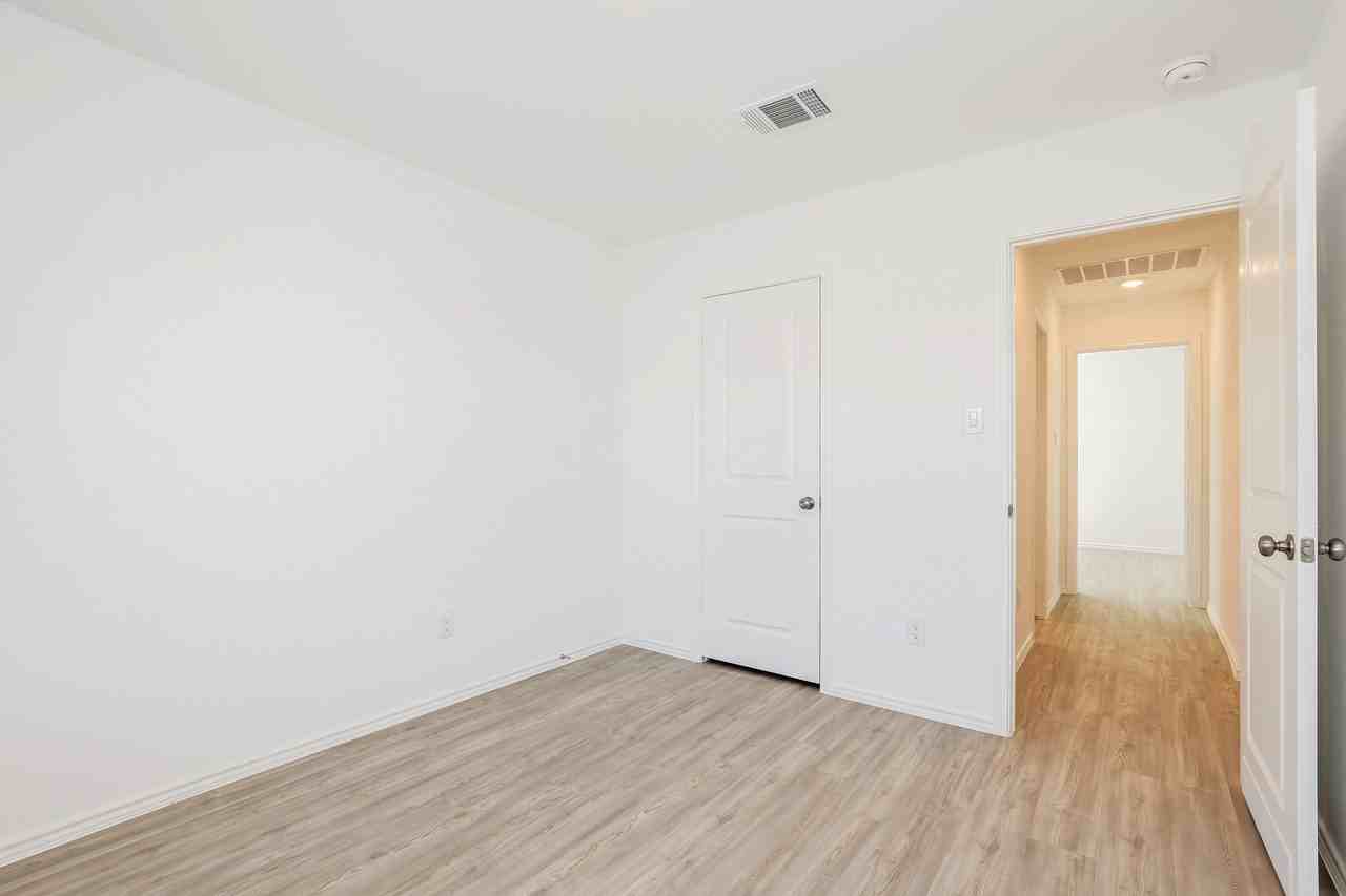 2726 Robles St - Photo 2 of 13