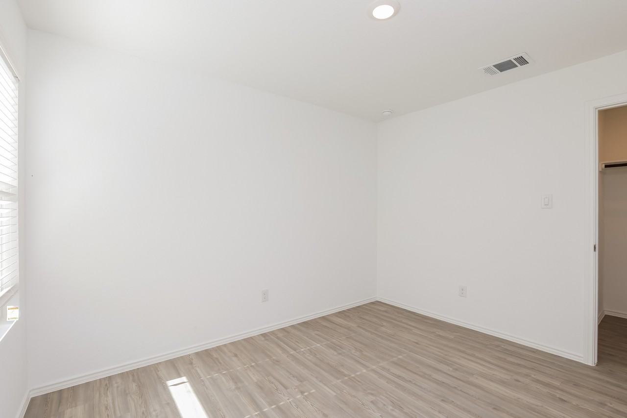 2726 Robles St - Photo 3 of 13