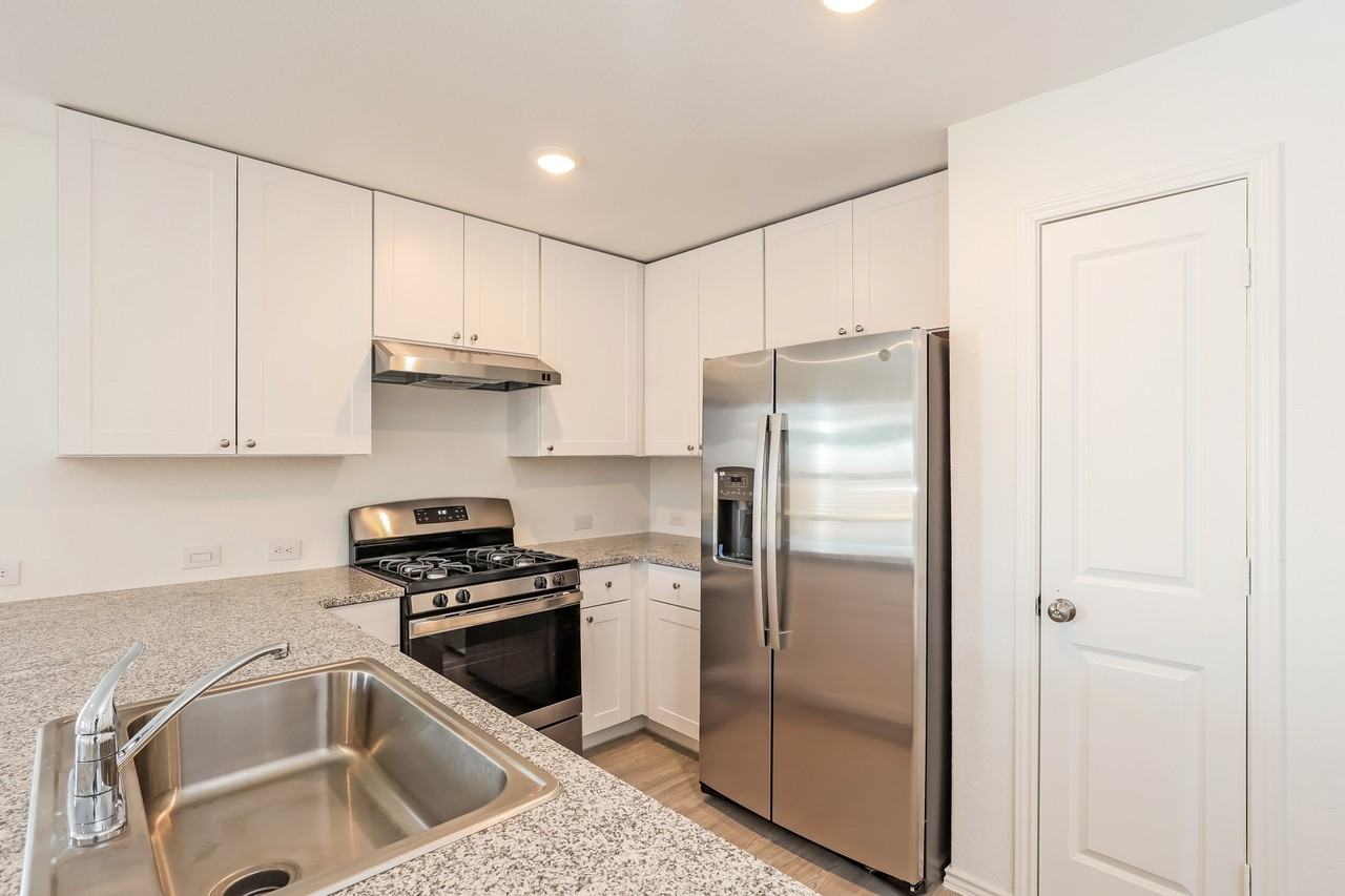 2726 Robles St - Photo 7 of 13