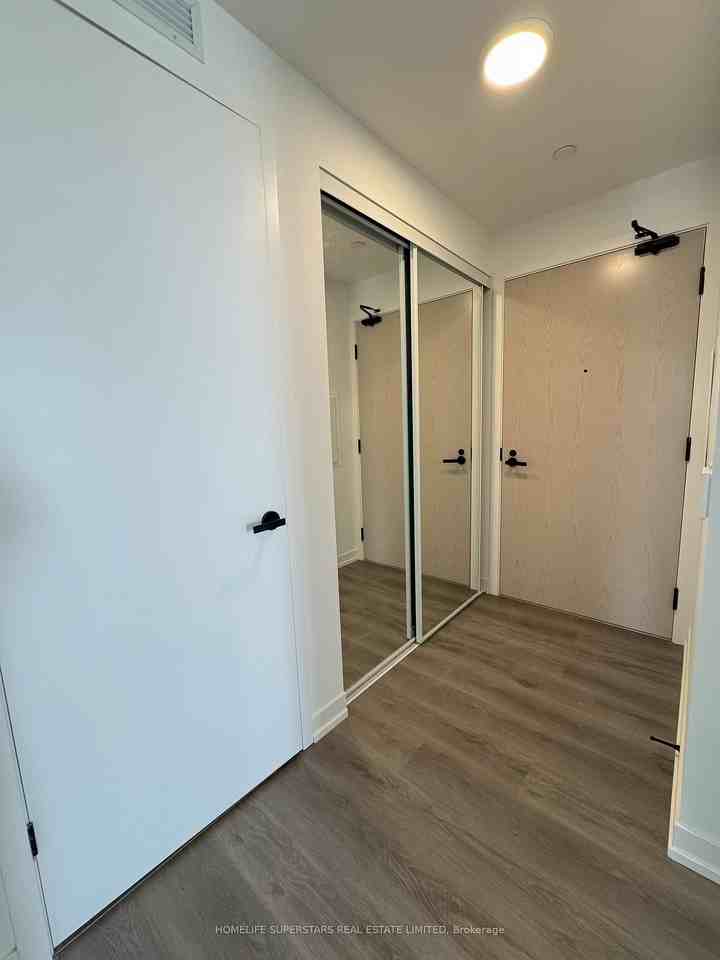 28 Interchange Way - Photo 2