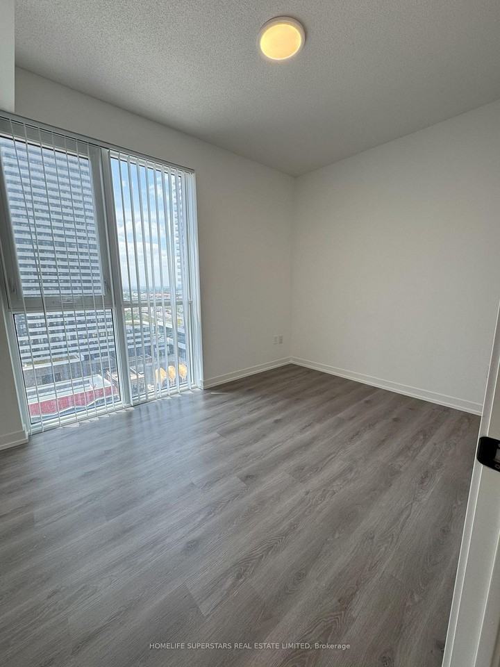 28 Interchange Way - Photo 7