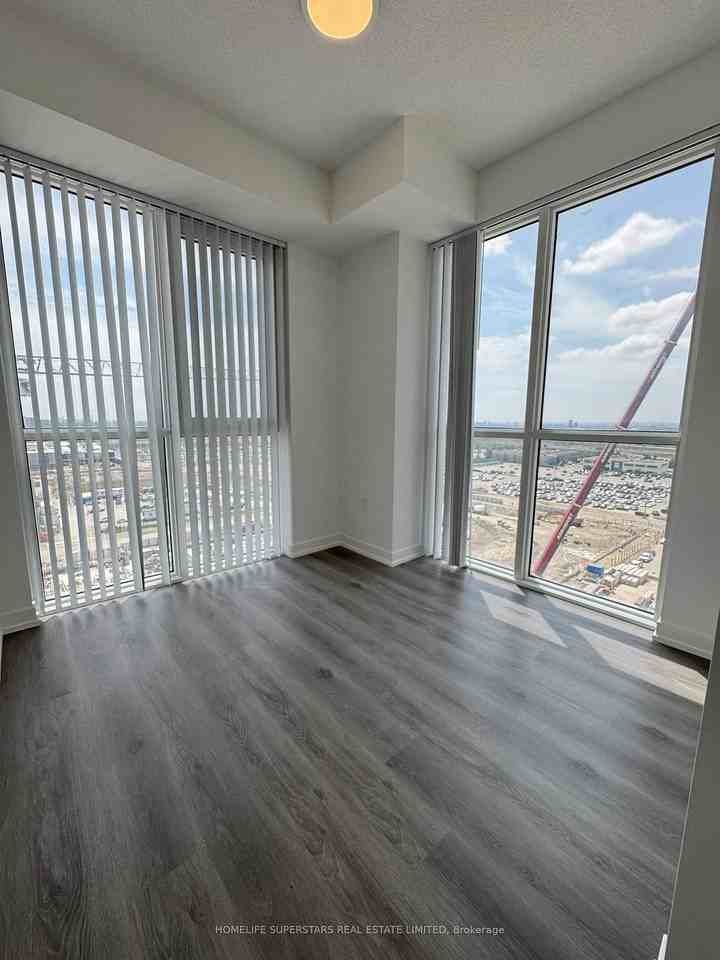 28 Interchange Way - Photo 5