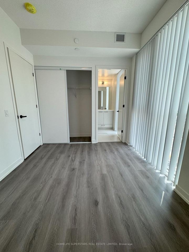 28 Interchange Way - Photo 9