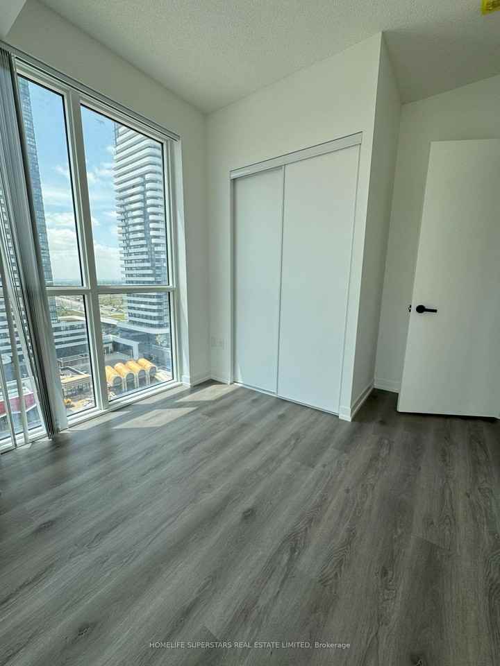 28 Interchange Way - Photo 10