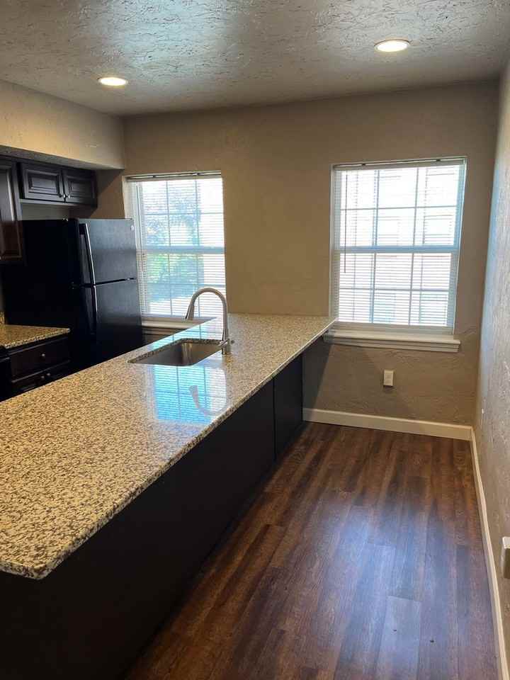 450 Madison Ave - Photo 4 of 50