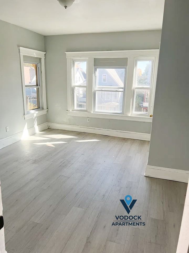 69 Cabot Street #3 - Photo 5 of 12