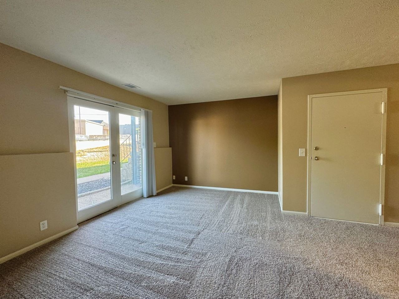 Bel Court Apartments - Photo 2 of 18