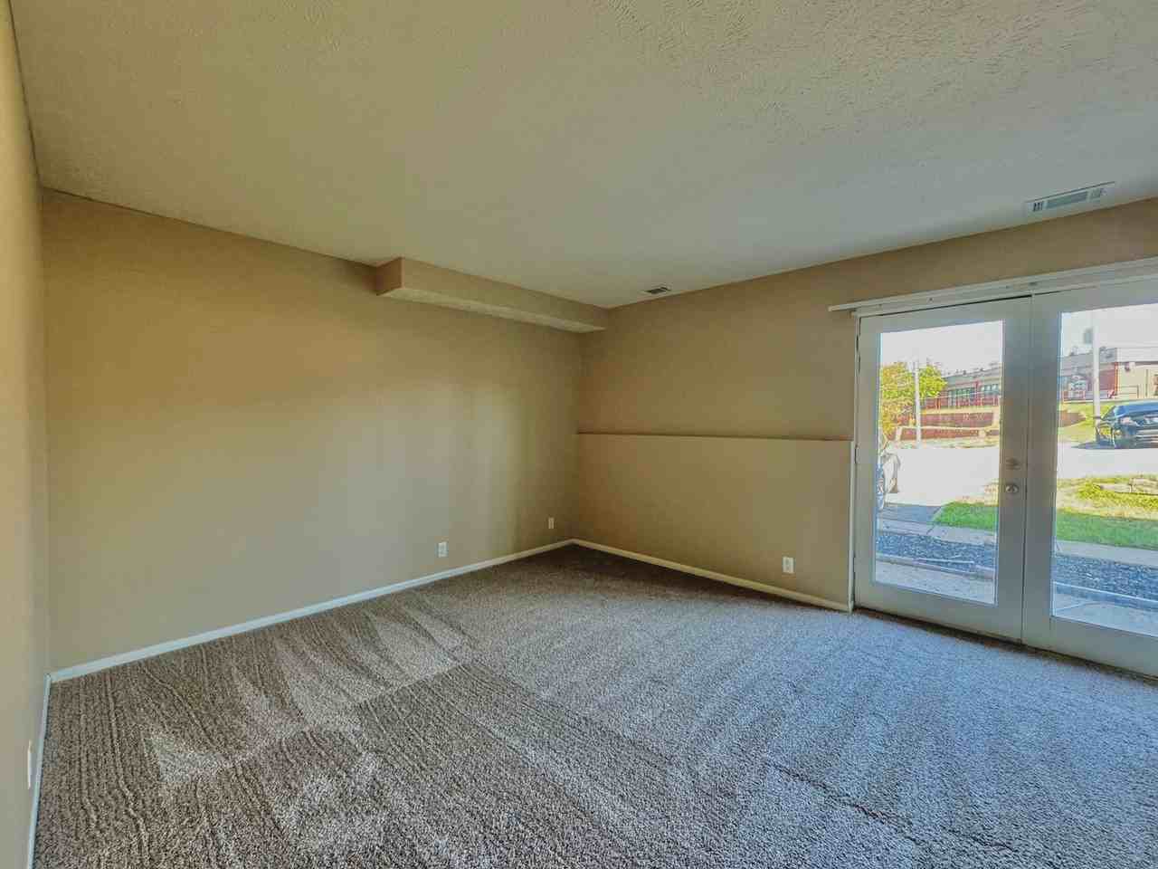 Bel Court Apartments - Photo 3 of 18