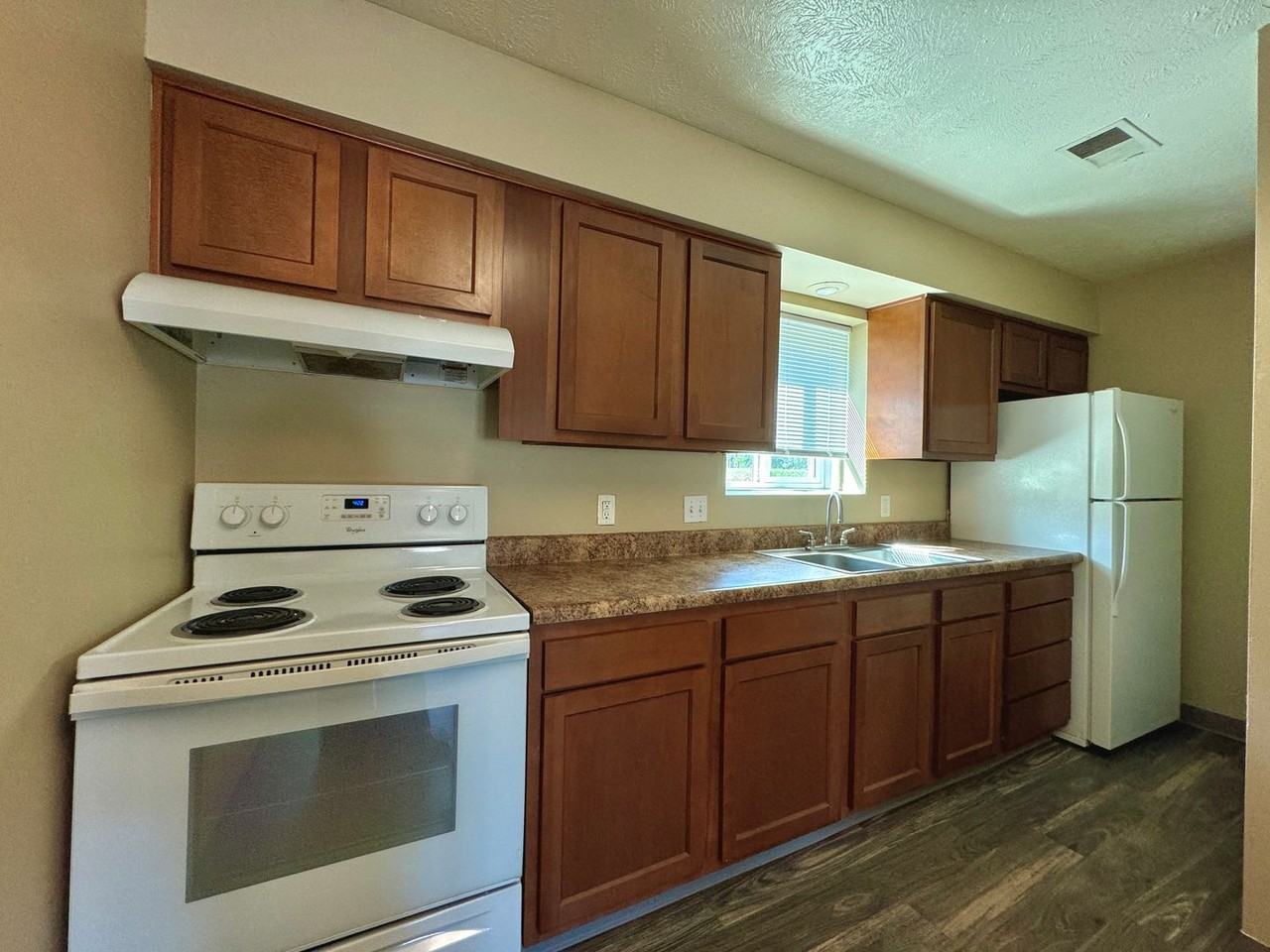 Bel Court Apartments - Photo 5 of 18