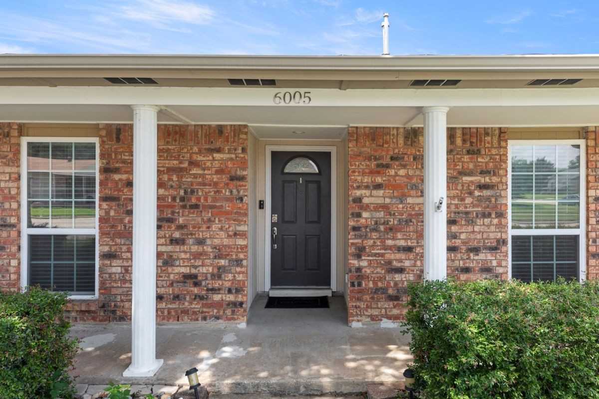 6005 Blair Oaks Dr - Photo 4 of 8