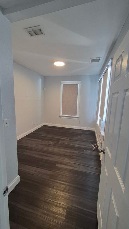 3112 N 16th St - Photo 3 of 10