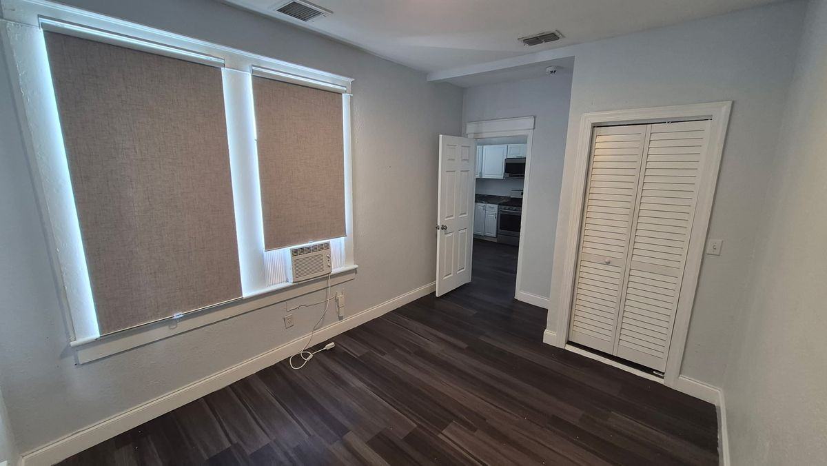 3112 N 16th St - Photo 5 of 10