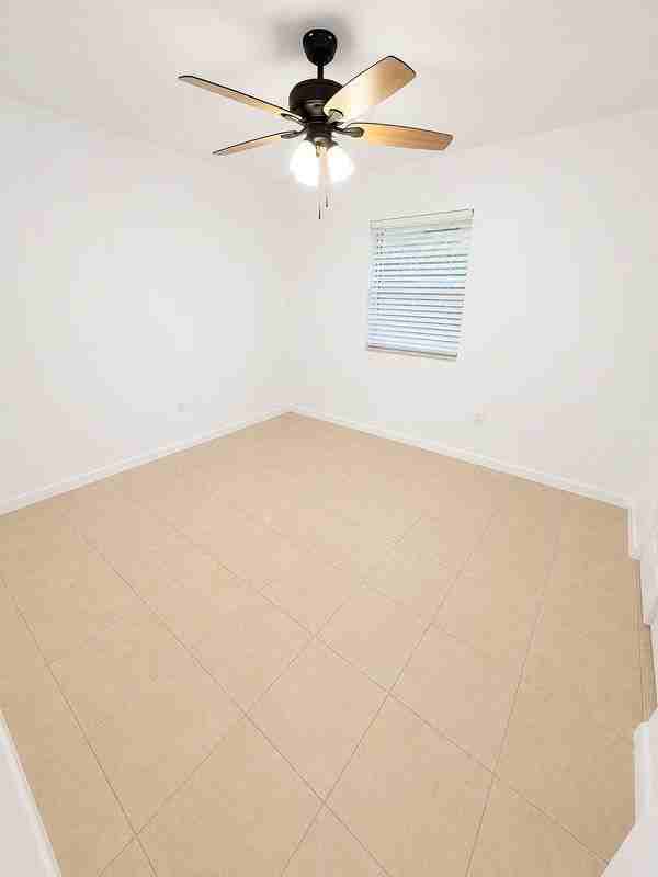 1712 Ne 71st Pl - Photo 7 of 11